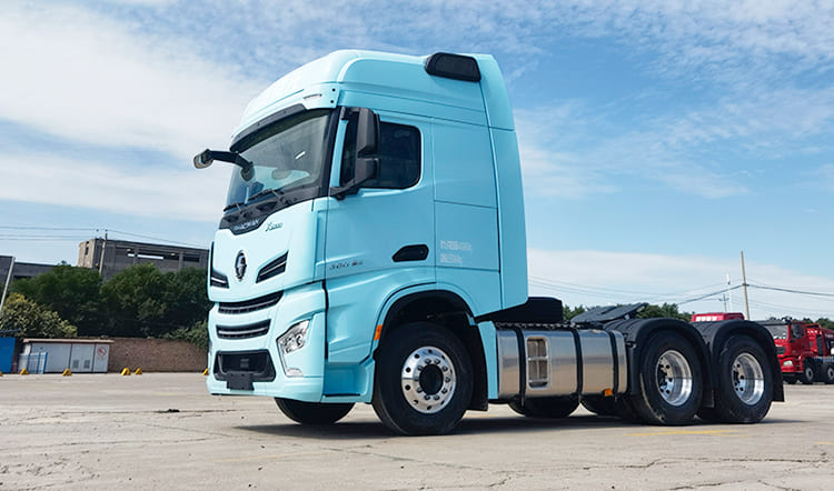 Shacman X6000 6x4 Head Truck