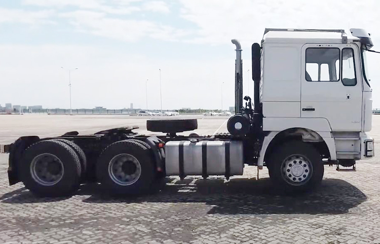Truck Shacman 3000 420 Head Tractor Truck