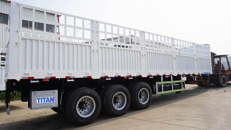 Tri Axle 50 Ton Livestock Trailer Price for Sale Near Me