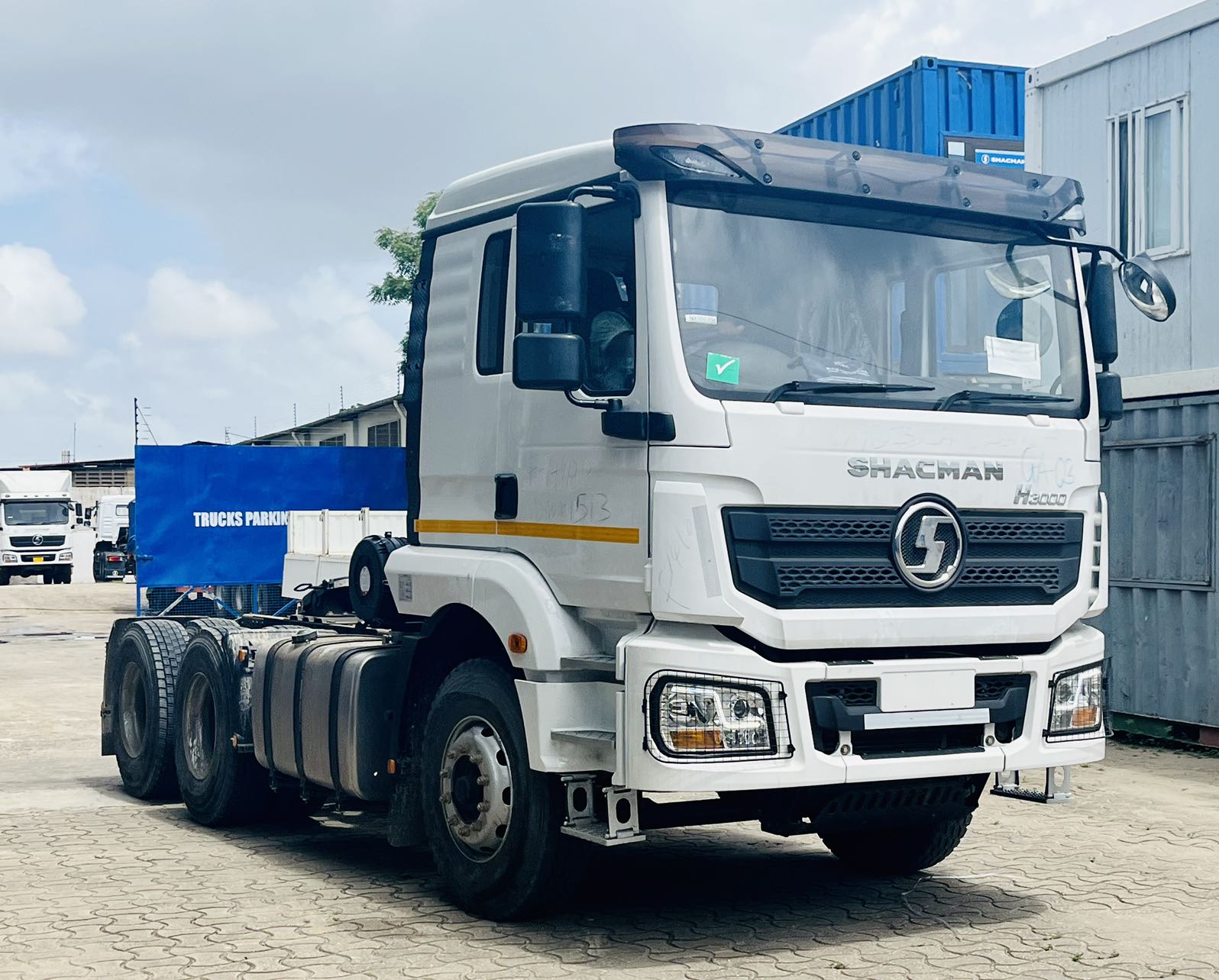 Shacman H3000 Tractor in Dar for sale
